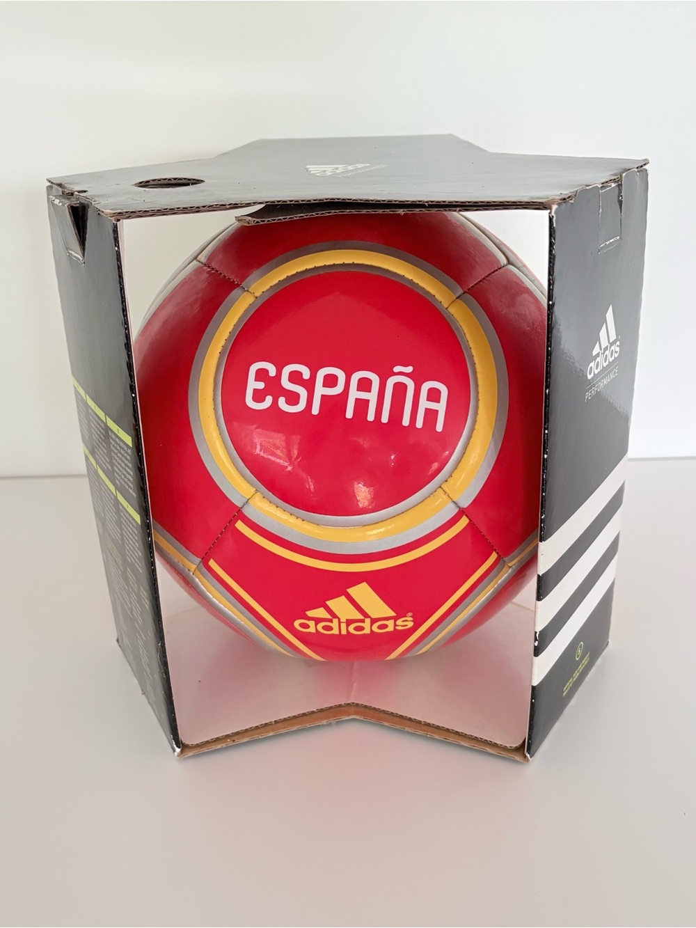 Official FIFA World Cup 2010 ESPAÑA Spain Soccer Ball Size 5 Adidas Collector